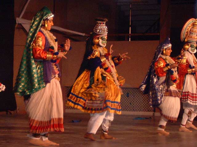 kathakli dancers